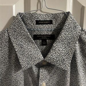 Banana Republic Men's Blue and White Shirt